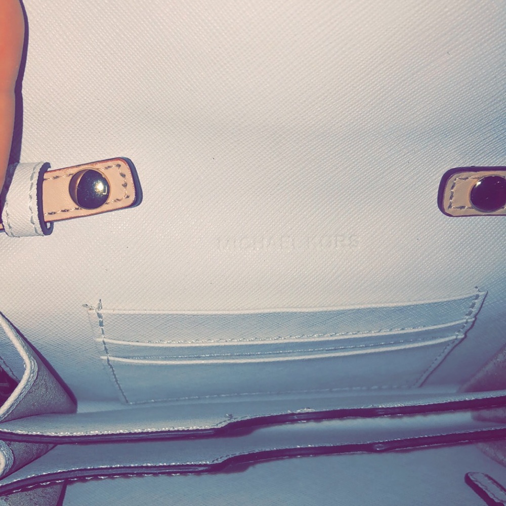 Crossbody - Picture 3 of 4